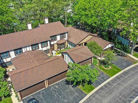 3rd image of 44 White Oak Cir