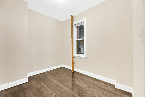 Rented by REAL New York | media 11