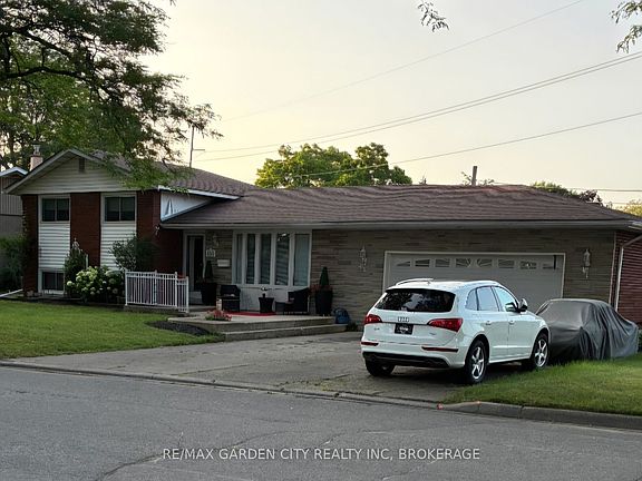 2nd image of 8842 Roosevelt Ave