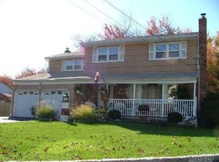 6 Joyce Ct, North Babylon, NY 11703