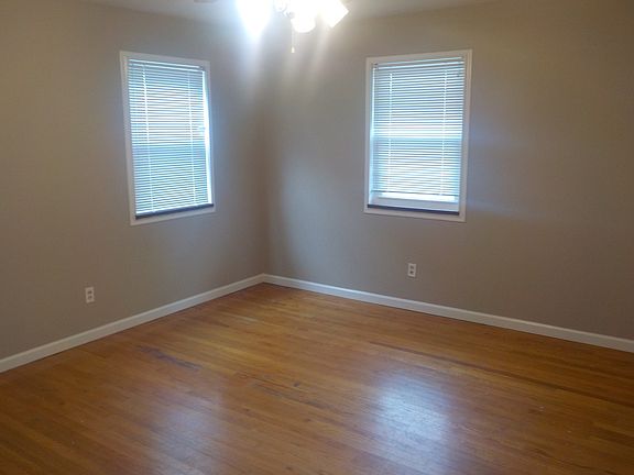 Master bedroom 13 x 13