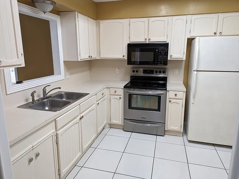 198 Sugar Tree Ln — Photo 4