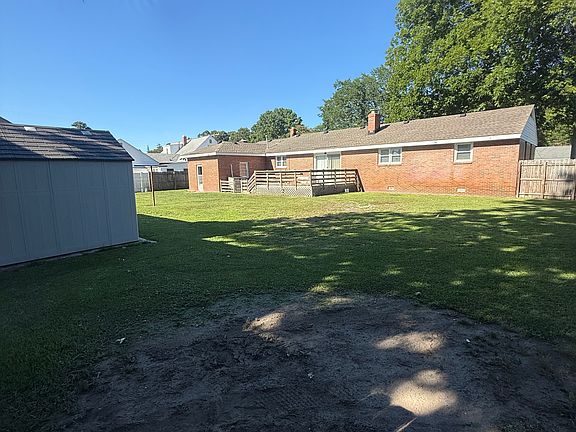3rd image of 8015 Carlton St