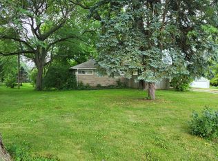 255 N Somonauk Rd, Cortland, IL 60112