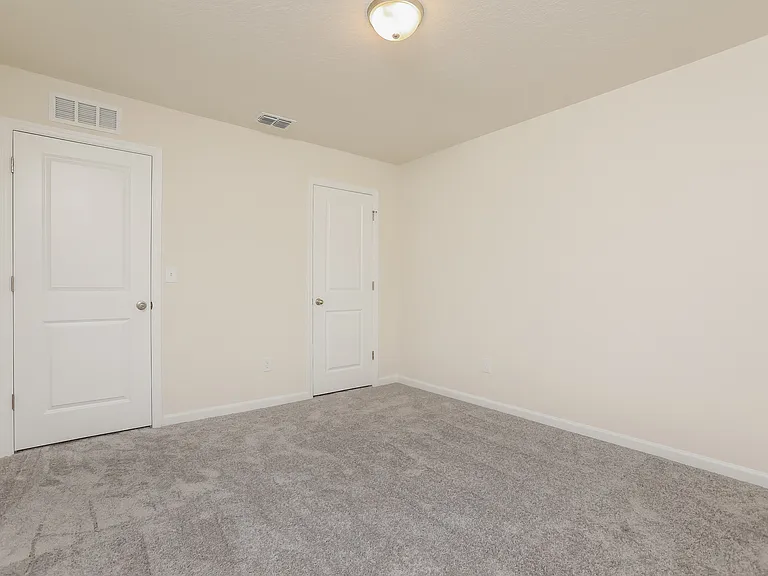 Lincoln Oaks — Photo 23