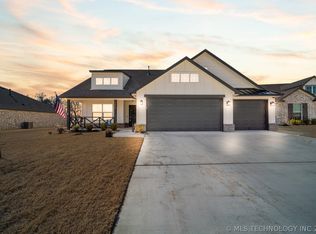 7212 S Indianwood Ave, Broken Arrow, OK 74011