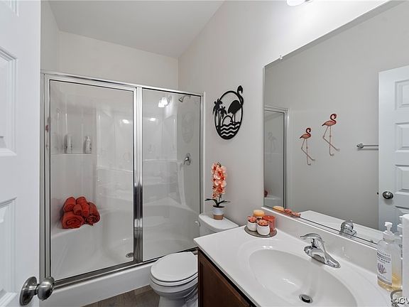 5th image of 12000 Avaclaire Dr