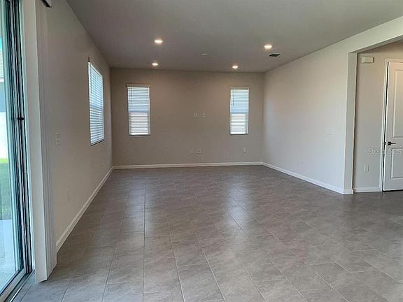 4th image of 1064 Sugarwood St