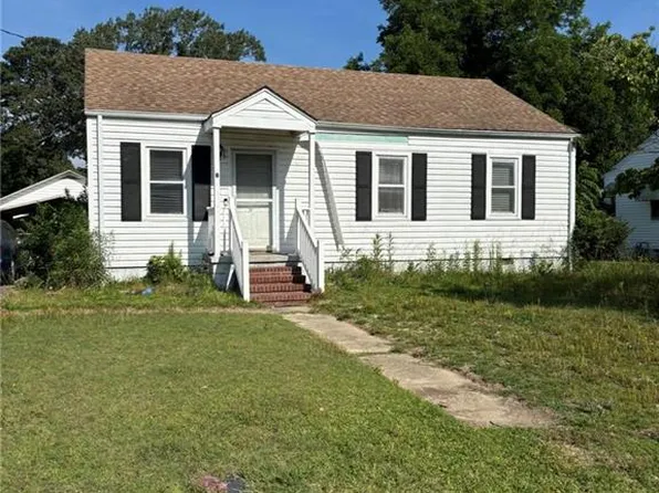 8 Bradley Ave, Portsmouth, VA 23701