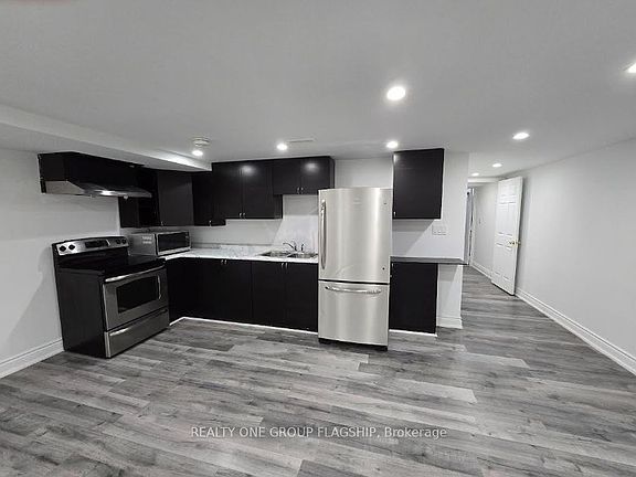 5th image of 521 Thompson Rd S #1