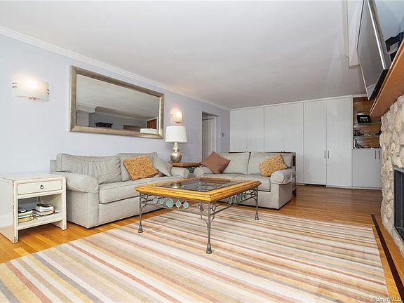 4th image of 1 Strawberry Hill Ave APT 16E