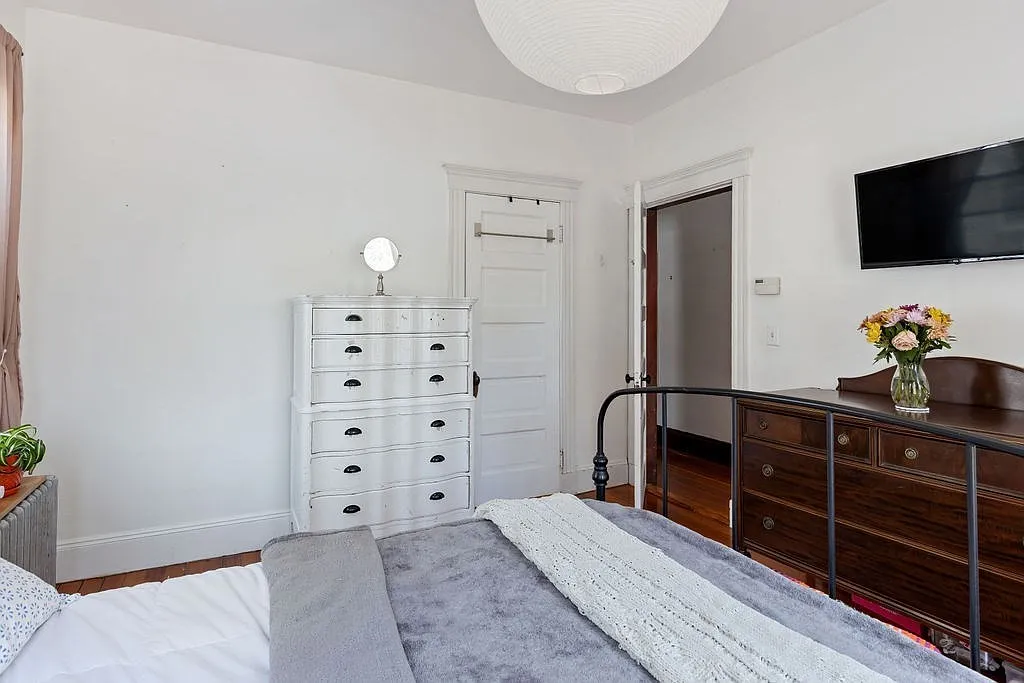 Building Photo - 17 Germania St #1