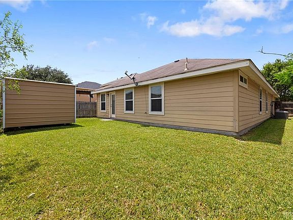 2nd image of 328 Kika De La Garza St