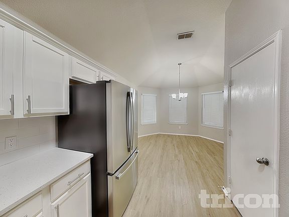 5th image of 1658 Wildflower Dr