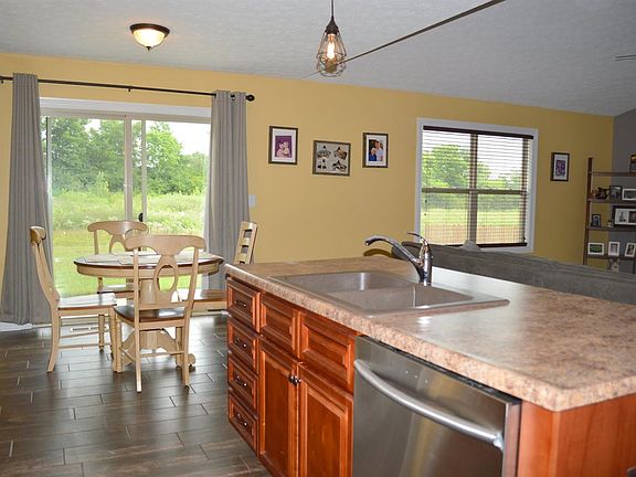 4th image of 330 Deep Woods Ct
