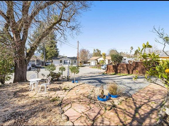 3rd image of 46 Lauren Ave