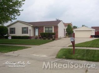 28891 Westwood Dr, Chesterfield, MI 48047