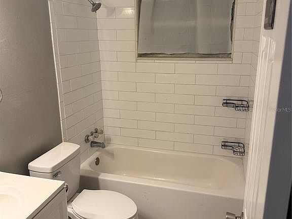 4th image of 500 E 25th St