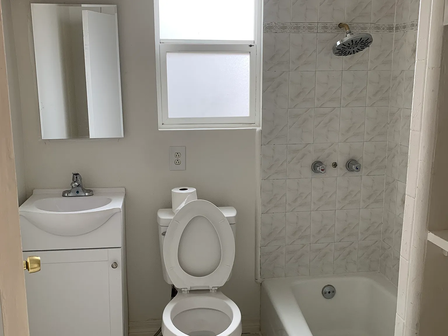 1 bed, $1,200 — Photo 1