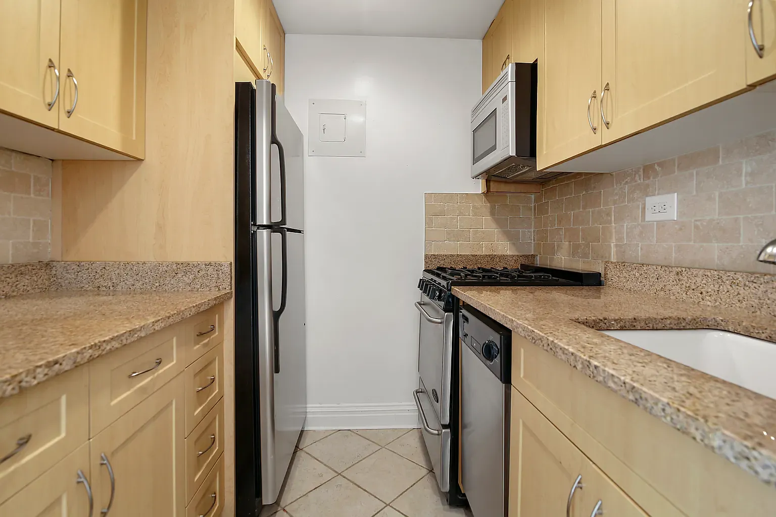 141 East 33rd Street — Photo 4