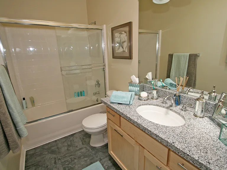 IMT BelaSera at Sherman Way — Photo 6