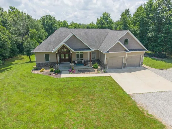 6368 Tonti Rd, Salem, IL 62881