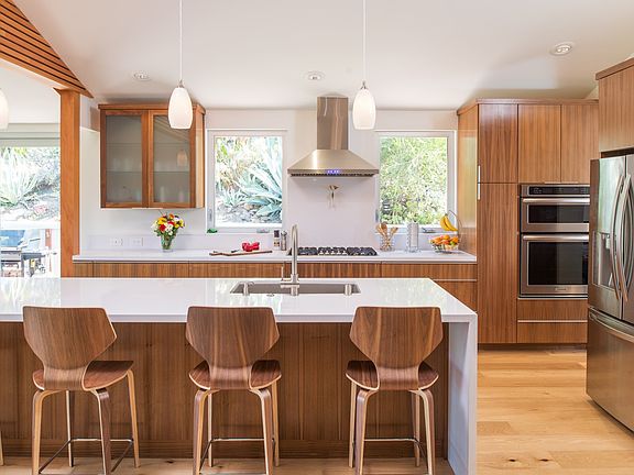4th image of 7484 Margerum Ave