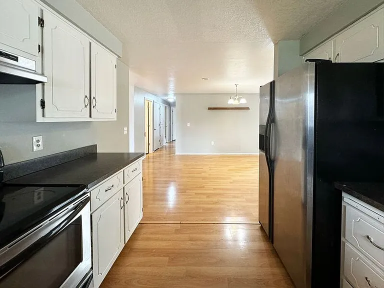 2083 Amirante St — Photo 10