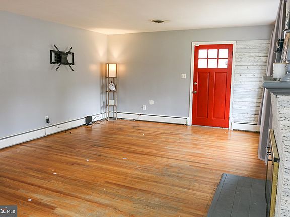 2nd image of 301 Newburg Ave