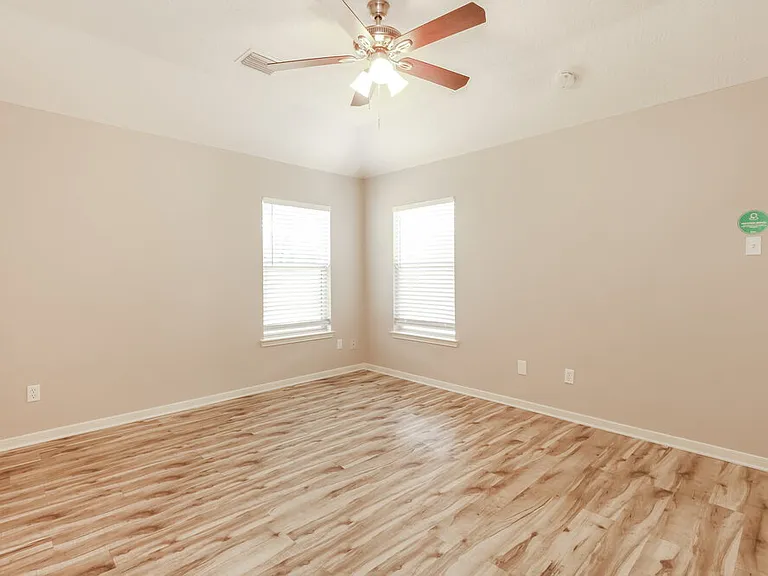11002 Northam Dr — Photo 10