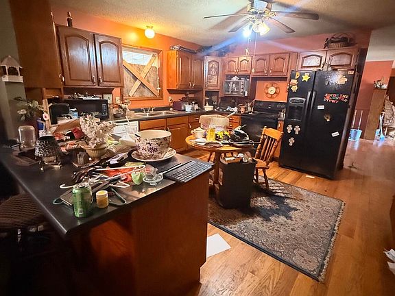 2nd image of 4091 White Oak Rd