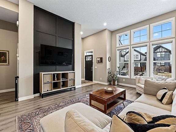 4th image of 295 N Masters Row SE