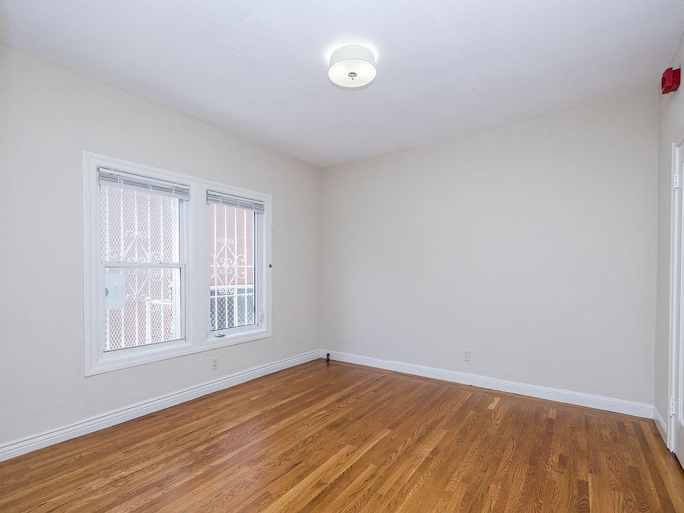 1st image of 421 Van Dyke Ave APT 1