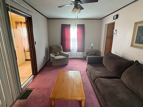 5th image of 15 Loraine Ave
