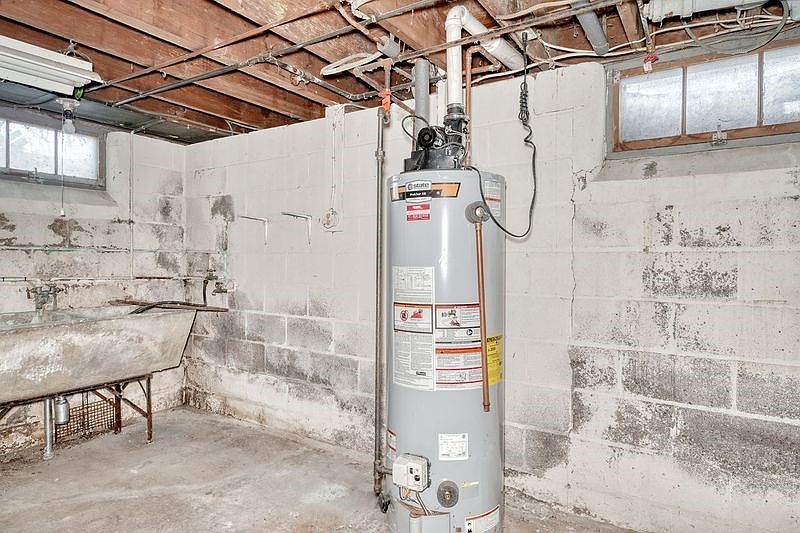 43rd image of 262 Commodore Pkwy