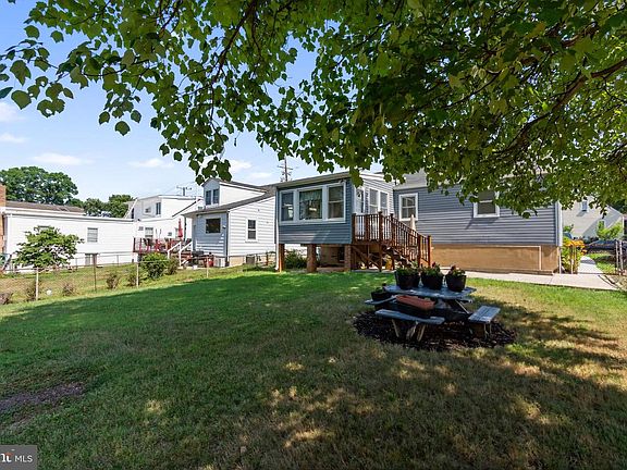 4th image of 6011 Berwyn Rd