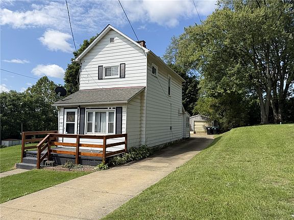 3rd image of 40 Emerson Ave