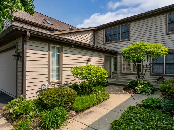 303 Kazimour Dr, Port Barrington, IL 60010