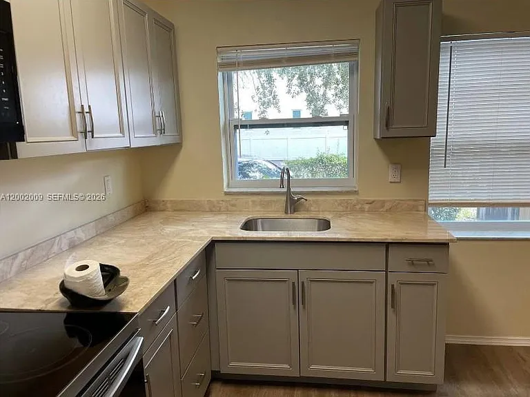1720 Pierce St #1 — Photo 6
