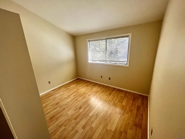 2112 NW Harriman St — Photo 11