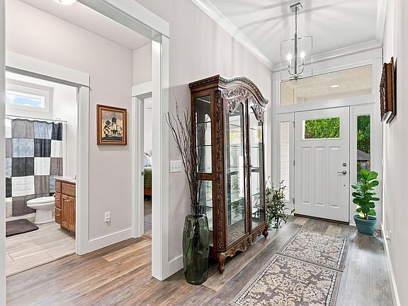 4th image of 10150 Woodland Rdg W