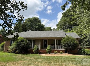 1101 Lightwood Dr, Matthews, NC 28105