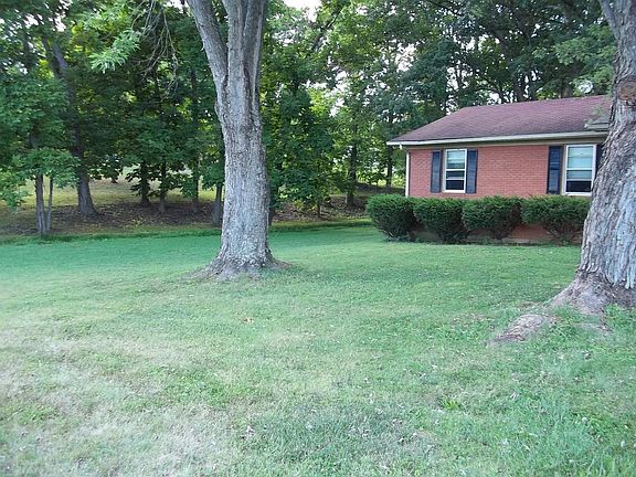 5th image of 140 Eastwood Dr