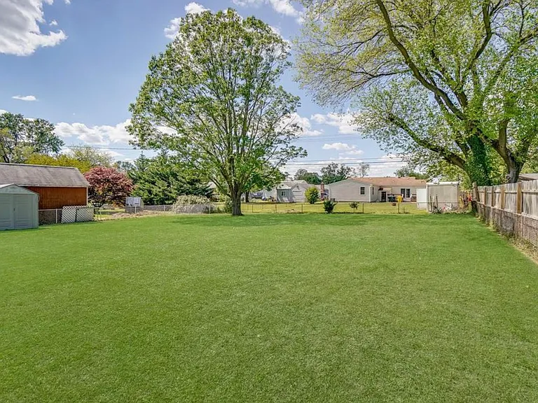 12 Normandy Dr — Photo 18