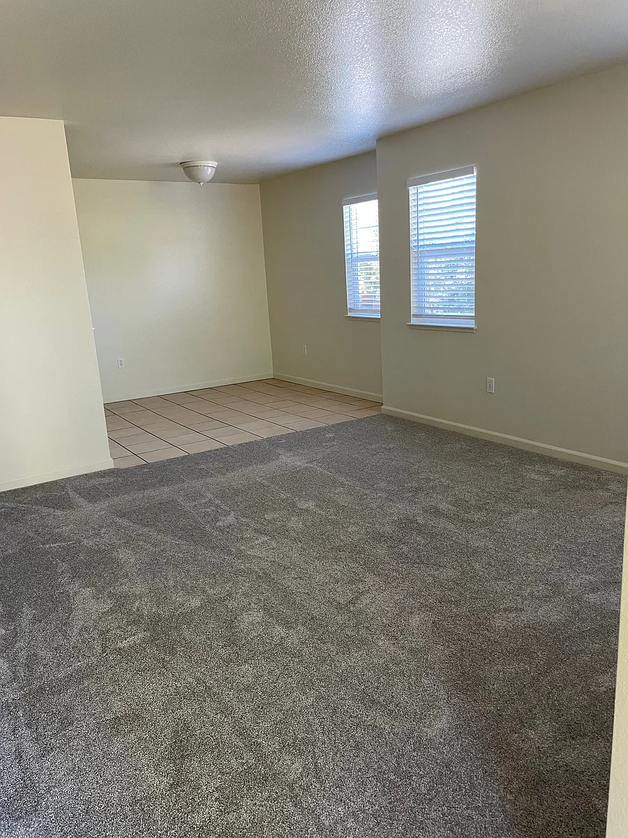 Building Photo - 865 Jennings Ave #11