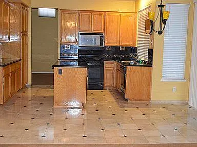 937 N Temescal Cir — Photo 3