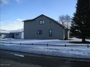 7901 Mentra St, Anchorage, AK 99518