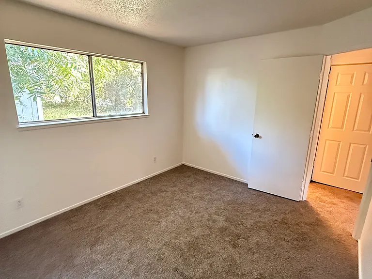 608 Ventura Ave #606 — Photo 3