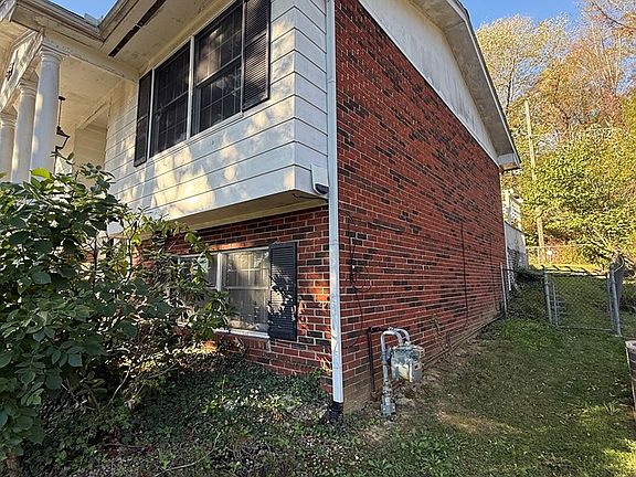 5th image of 2315 Micklethwaite Rd