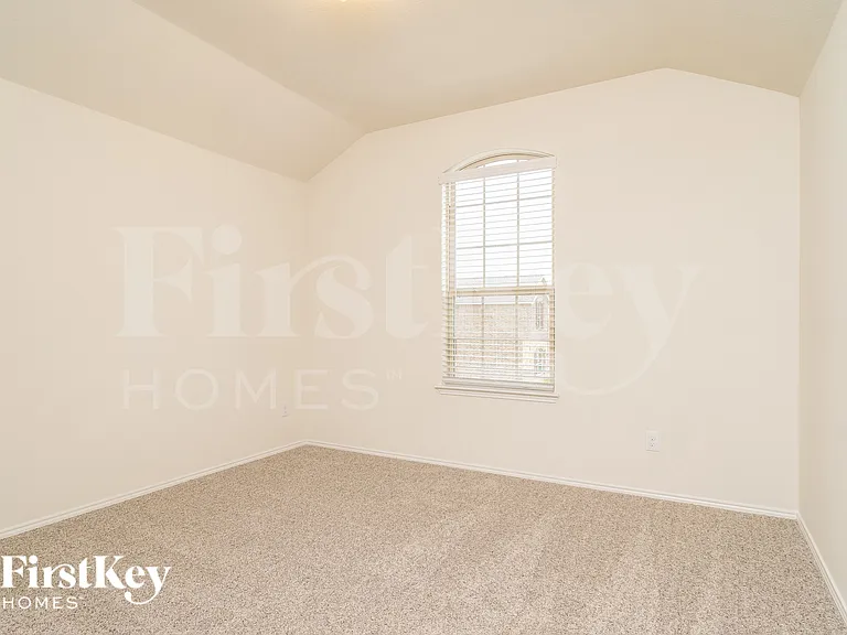 1045 N Churchill Dr — Photo 13
